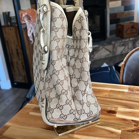 EUC GUCCI pelham handbag - Picture 2 of 9